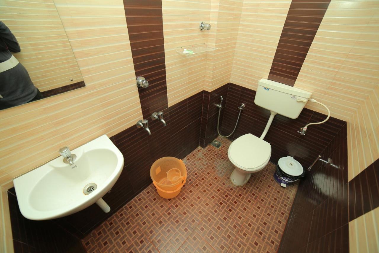 Hotel Falcon Thiruvananthapuram Exterior foto